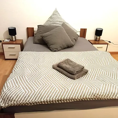 Doppelzimmer, Schreibtisch, Internet Mit Bad Und Kuche Mitbenutzung 아파트 *